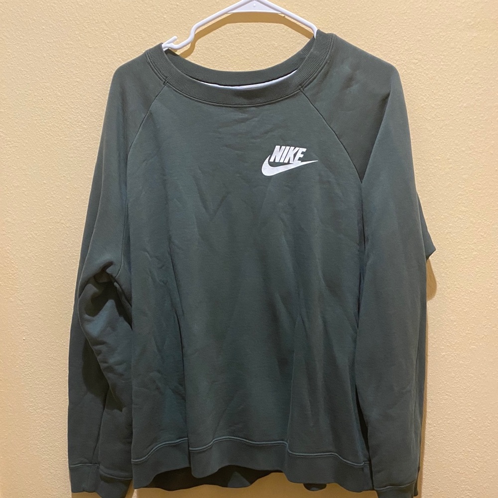 Nike sweatshirt size xl